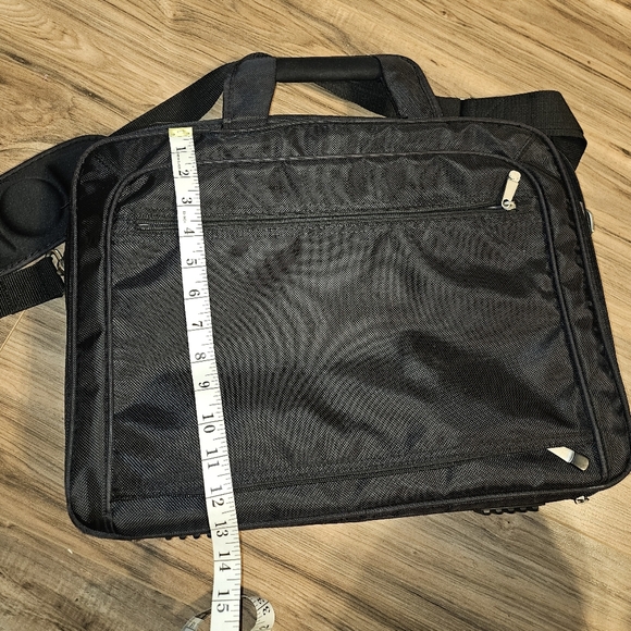 Dell Black Laptop Bag - Picture 15 of 16